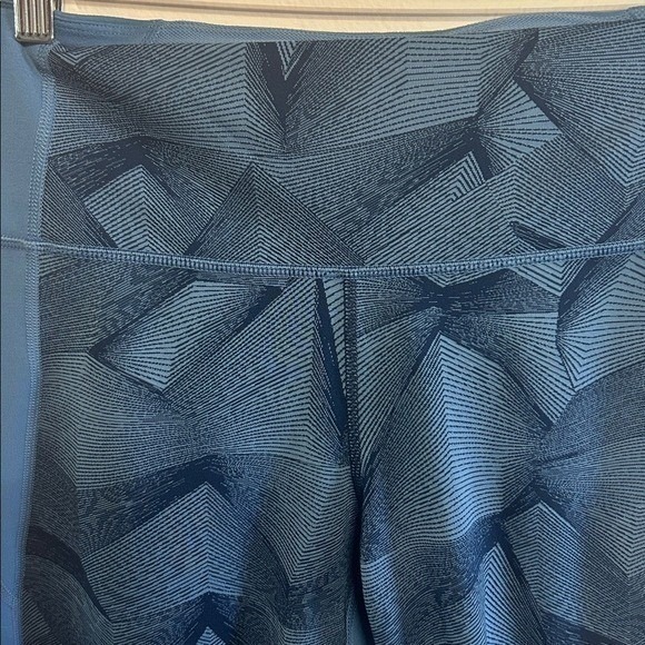 Under Armour Women Athleisure 7/8 Cropped Capri Leggings Workout Blue Size Large - Picture 2 of 6